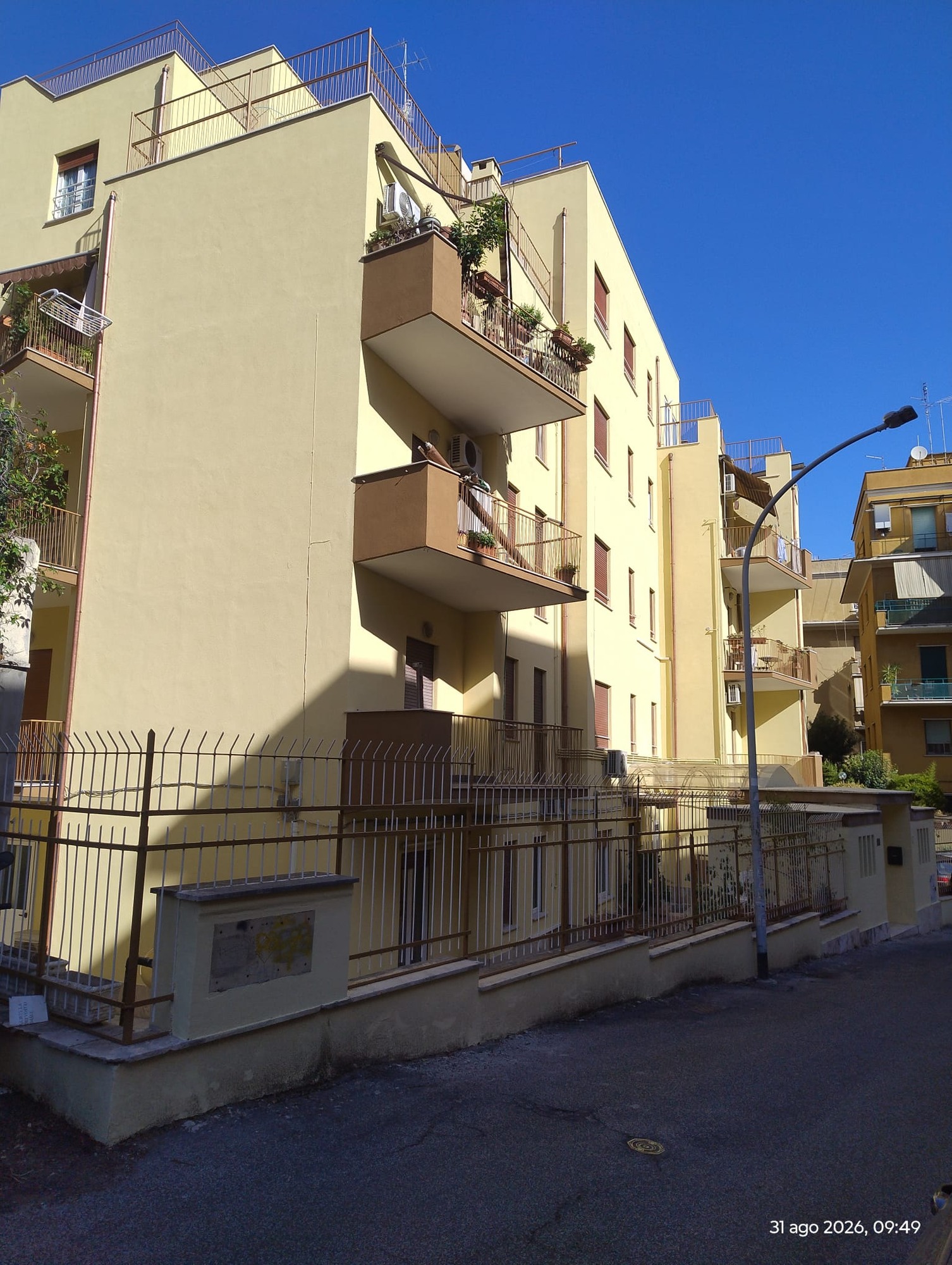 Edificio residenziale a Roma Monte Sacro dopo il restauro delle facciate